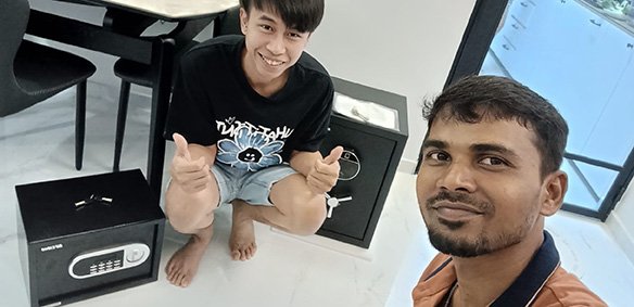 Adore-Singaporeans-Happy-customers-Image